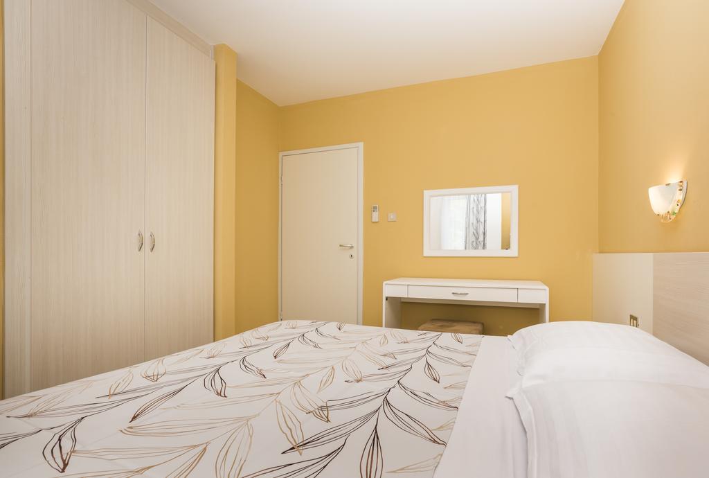 Apartments Amfora Plava Laguna Umag Habitación foto
